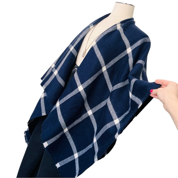 TOMMY HILFIGER Plaid Blanket Shawl Wrap Cape Blue White One Size - Picture 7 of 12